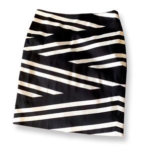 White House Black Market Skirt Size 6